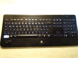 Logitech K800 Kabellos Beleuchtet QWERTZ Deutsches Layout - Tastatur