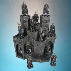 Mittelalter Ritterburg mit zwölf Kreuzritter Figuren schwarz 24 cm 