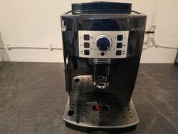DeLonghi Magnifica Kaffeevollautomat Kaffeemaschine