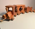 Große Holz-Eisenbahn, Vintage Kinderspielzeug, alt
