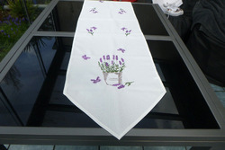 NEU ! Läufer  160 x 40 cm pflegeleicht Motiv : Lavendel Blumen  Tischläufer Weiß