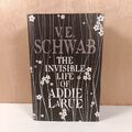 Illumicrate SIGNIERT Das unsichtbare Leben von Addie LaRue V.E. Schwab 1./1. HCDJ UK