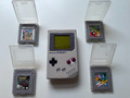 Nintendo Game Boy Handheld-Spielkonsole Grau mit 4 Spielen Dynablast Pinball etc