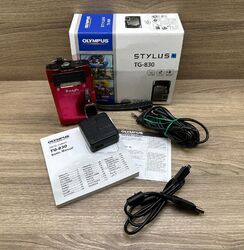 Olympus Stylus TG-830 Outdoor/Unterwasser-Kamera mit Zubehörpaket - ROT
