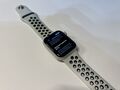 Apple Watch Series 6 Nike 40mm Aluminiumgehäuse - Display zerkratzt - sonst TOP