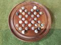 Solitaire Spiel Holz mit 32 Steinkugeln, Denk- und Geduldspiel