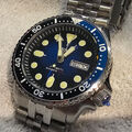 SEIKO NH36 Skx  Mod. Watch, blaues Emaille Sunray Zifferblatt, Jubilee Armband.