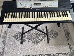 Yamaha PSR e203