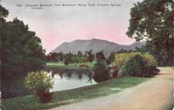 Ak Colorado Springs (Colorado), Cheyenne Mountain from Monument Valley Park