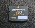 Original OLYMPUS XD Picture Card, 16 MB, plus Kartenhalter
