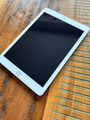 Apple iPad 5. Gen. 32GB, WLAN, 24,64 cm, (9,7 Zoll) - Silber