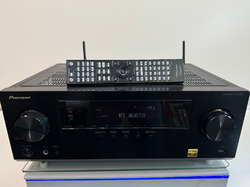 Pioneer VSX-830 5.2 eKanal AV-Receiver 130 W x 5 - Hi-Res Dolby Wi-Fi Bluetooth,