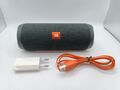 JBL Flip 4 Bluetooth Lautsprecher - Schwarz (JBLFLIP4BLK) inkl. Ladegerät