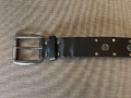 Damen Leder-Gürtel 100 cm, schwarz - 4 cm breit / 110cm lang-große Nieten-Löcher