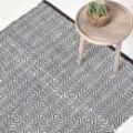 Teppich Trance aus recycelten Fasern mit Diamant-Muster in Schwarz-Weiß, 120 x 170 cm - Schwarz - Weiß - Homescapes