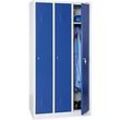 Kleiderspind, 3 Türen, B 900 x H 1800 mm, Zylinderschloss, lichtgrau/blau