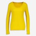 Gelber Pullover aus dünnem Stoff